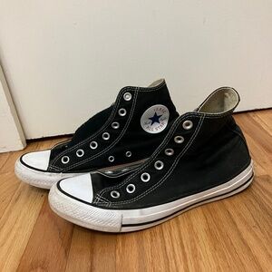 Converse (no laces)